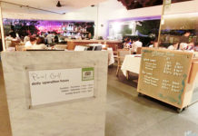 Enjoyable Dining Moment at Pool Grill Marriott Hotel